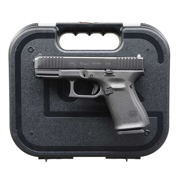 GEN 5 GLOCK 19 SEMI AUTO PISTOL.