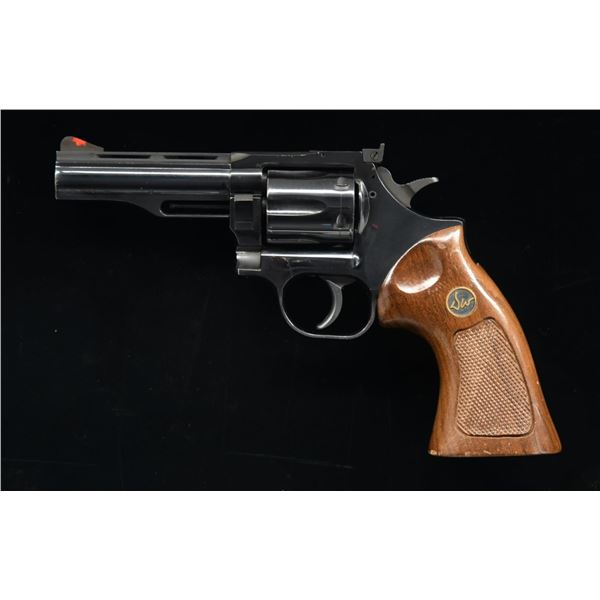 DAN WESSON MODEL 15 DA REVOLVER.
