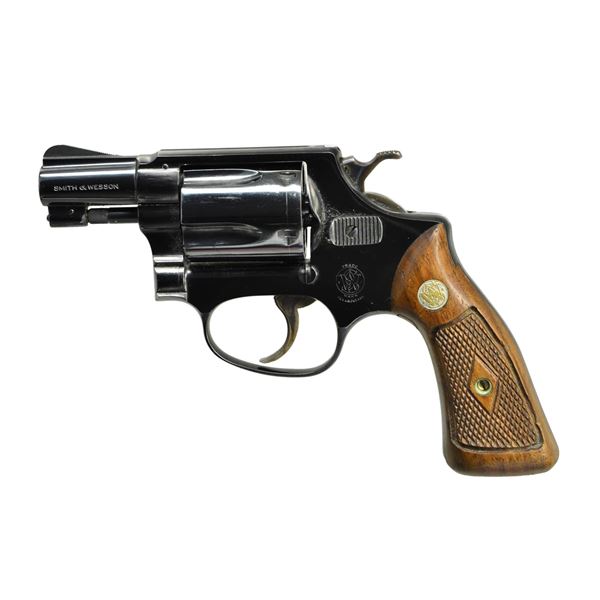 SMITH & WESSON MODEL 36 DA REVOLVER.