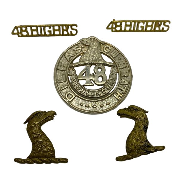 48th Highlanders Badge Set