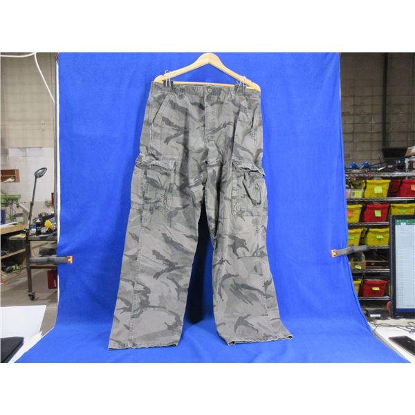Wrangler Jeans Co. Camo Cargo Pants - 38 x 32