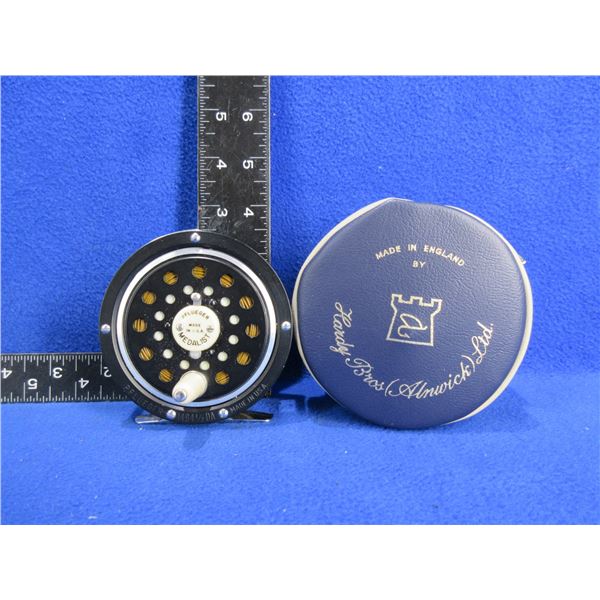 Pflueger Medalist Fly Reel Reel No. 1494 1/2 DA with Case