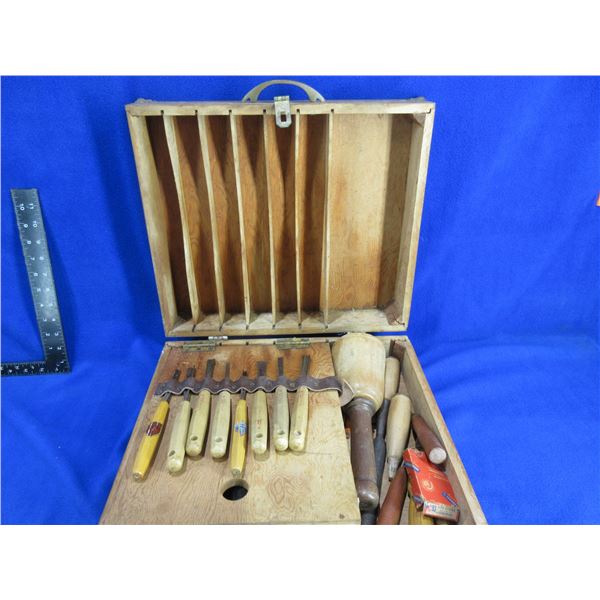Wood Carving Kit in Wood Box - Henckels and Dastra Tools