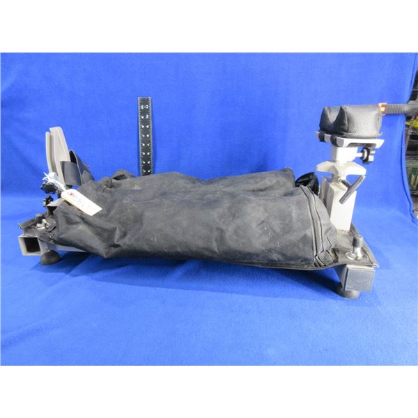 Allen Recoil Reducer Bench Rest and Vise