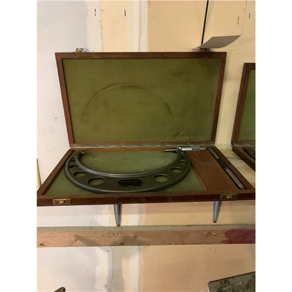 HELIOS OUTSIDE MICROMETER GERMAN MADE WITH WOODEN CASE (8-9")