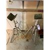 Image 4 : PAIR OF RED CAP METAL WORK STANDS