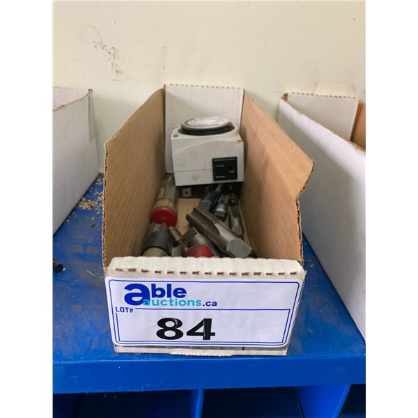 BOX OF MACHINIST TOOLS-ASSORTED PIPE TAPS & REAMERS