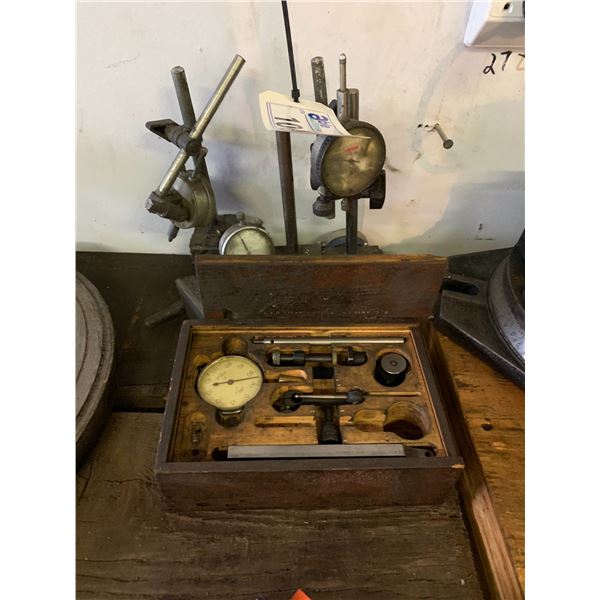 ASSORTED MAGNETIC DIAL STANDS AND DIALS