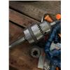 Image 2 : 2 DRILL CHUCKS AND COOLANT HOSE LINES
