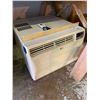Image 1 : *FL* LG COMMERCIAL 220 VOLT WINDOW AIR CONDITIONER WITH REMOTE