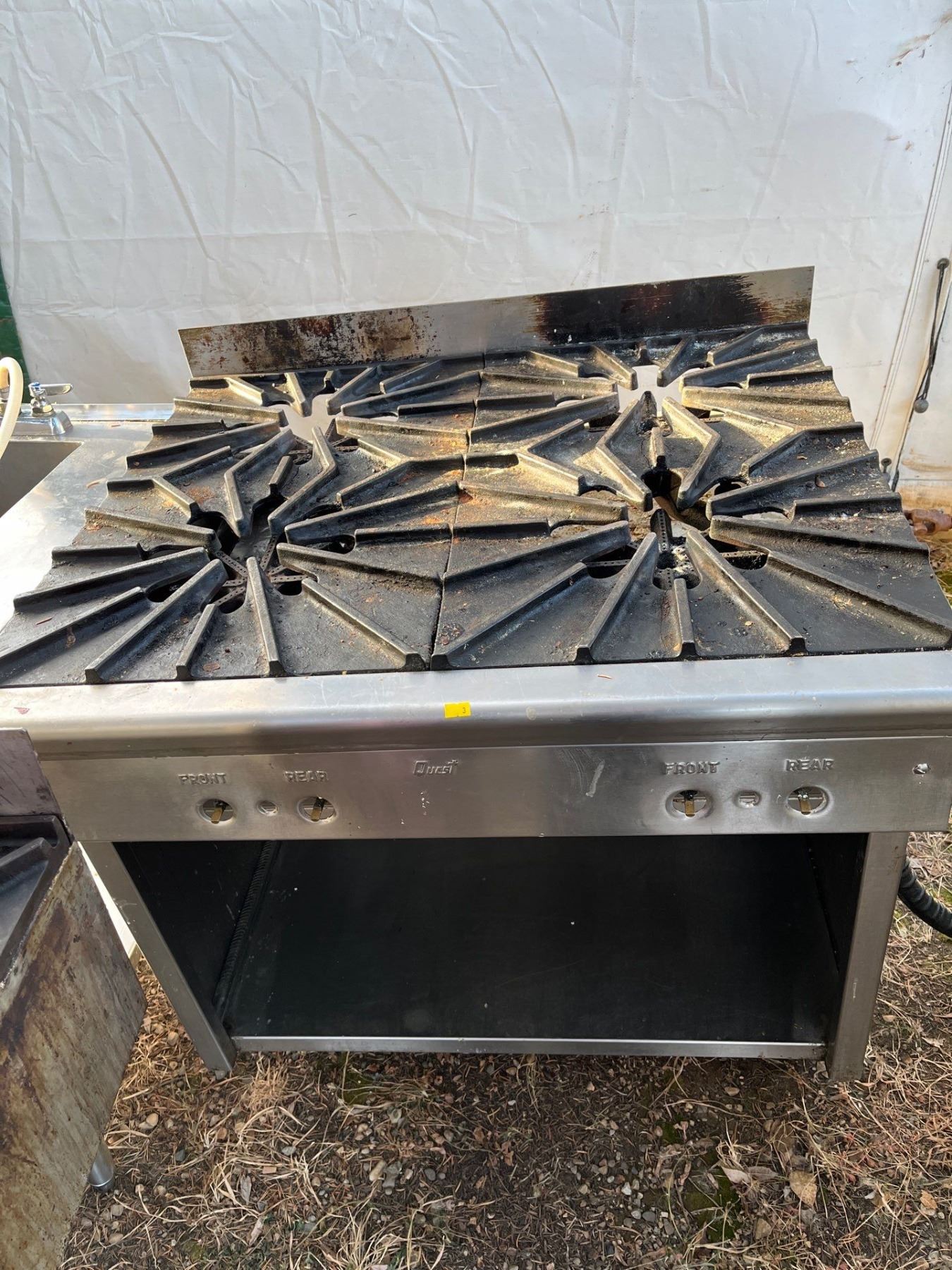 Quest Brand Heavy Duty 4 Burner Restaurant Stove 36L x 32D x 36H Beck