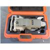 Image 22 : Nikon NE-20S Electronic Theodolite in Hard Case