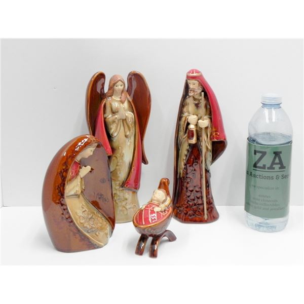 GLAZED POTTERY NATIVITY STATUES