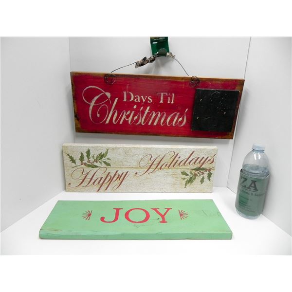 3 HANGING WALL DECOR (CHALKBOARD ON ONE)