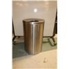 Image 1 : POUBELLE INOX 18"d.x30"