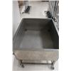 Image 2 : TABLE/BAC INOX MOBILE AVEC DRAIN 42"x35"x31"