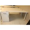 Image 1 : BUREAU AVEC TIROIRS SUR LE CÔTÉ GAUCHE 66"x30"x29"