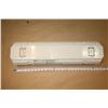 Image 3 : LUMINAIRE FLUO BELUCHE T8 24", 120/277v LAMPE NON-INCLUS