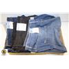 Image 1 : 3 PR LADIES SIZ 42 JEAN SHORTS