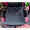 Image 2 : PINK GAMING CHAIR - SOME WEAR ON THE SEAT