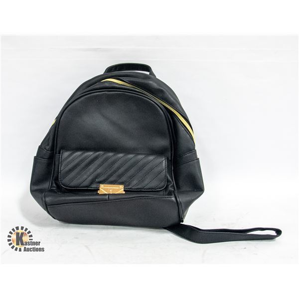 BLACK BACKPACK PURSE