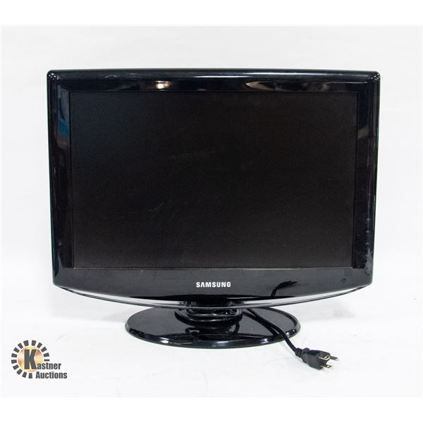 SAMSUNG 19" LCD HDTV MONITOR