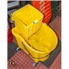 Image 1 : RUBBERMAID COMMERCIAL MOP BUCKET