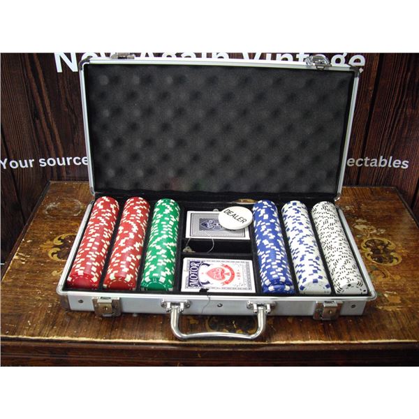 POKER CHIP SET IN METAL CASE
