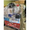 Image 1 : PALLET OF ASSORTED STORE RETURNED GOODS