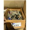 Image 2 : BOX OF ASSORTED COSTUME JEWELRY