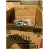 Image 2 : BOX OF ASSORTED COSTUME JEWELRY