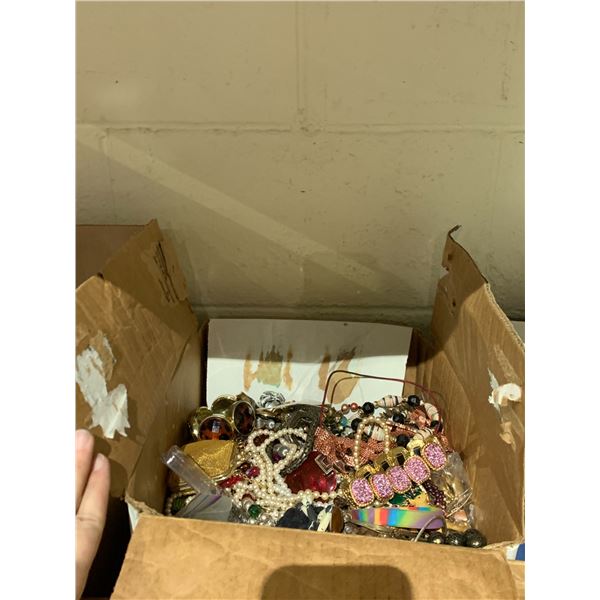BOX OF ASSORTED COSTUME JEWELRY