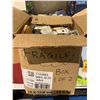 Image 2 : BOX OF ASSORTED COSTUME JEWELRY