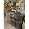 Image 1 : PALLET OF ASSORTED ESTATE ITEMS INCLUDING; STOOL, BENCH, AREA RUG & MORE