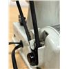 Image 10 : Vintage Singer 221K Featherweight White Sewing Machine with Carry Case as pictured