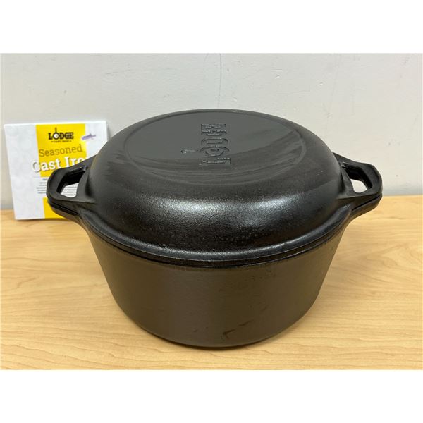 Lodge USA Cast Iron Double Dutch Oven w/pamphlet 8DOL see all photos for condition