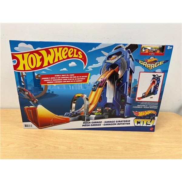 New Sealed Hot Wheels Mega Garage (comes with one car) - see all photos