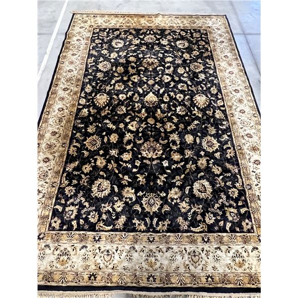 Large Area Rug - Great Colors and details - Approx: 135x91" - see all photos