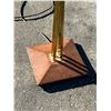 Image 3 : Mid Century Brass / Wood Floor Lamp - Works - 55.5"T 19.5"W see all photos