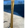 Image 5 : Mid Century Brass / Wood Floor Lamp - Works - 55.5"T 19.5"W see all photos
