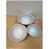 Image 4 : 3 Pyrex Wheat Pattern Mixing Bowls - nice overall 1.5, 2.5 & 4 Qt