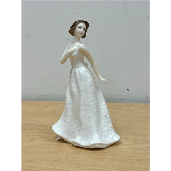 Royal Doulton England Bone China Figurine - Cherish 6.25"
