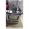 Image 1 : FRIGIDAIRE STAINLESS STEEL STOVE