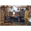 Image 1 : LOT DESKS AND CHAIRS