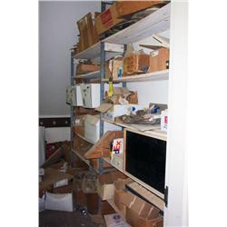LOT HARDWARE IN SHELFS