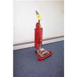 HEAVY DUTY COMMERCIAL VACUUM