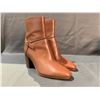 Image 2 : PAIR OF AQUATALIA HEELS WITH BOX SIZE 7