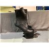 Image 2 : PAIR OF HEEL-LESS BOOTS SIZE 46