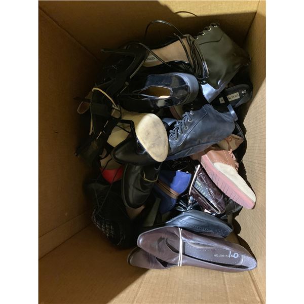 WARDROBE BOX OF ASSORTED SHOES