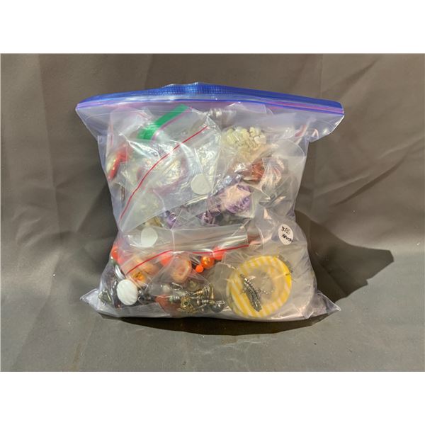 BAG OF ASSORTED JEWELRY